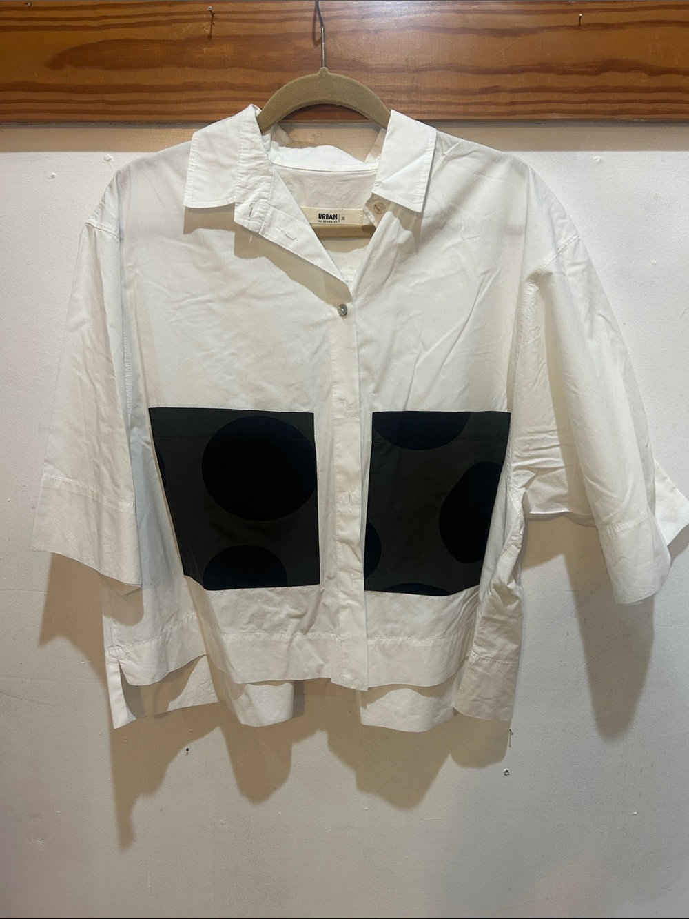 Urban by Alembika White Short-Sleeve Button-Down Shirt with Black Patch Pockets